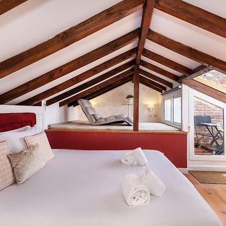 Guestready - Fantastic Rustic Duplex With Terrace Lejlighed Lisboa Eksteriør billede