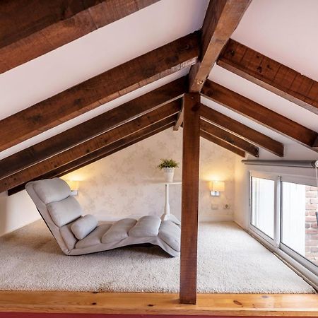Guestready - Fantastic Rustic Duplex With Terrace Lejlighed Lisboa Eksteriør billede