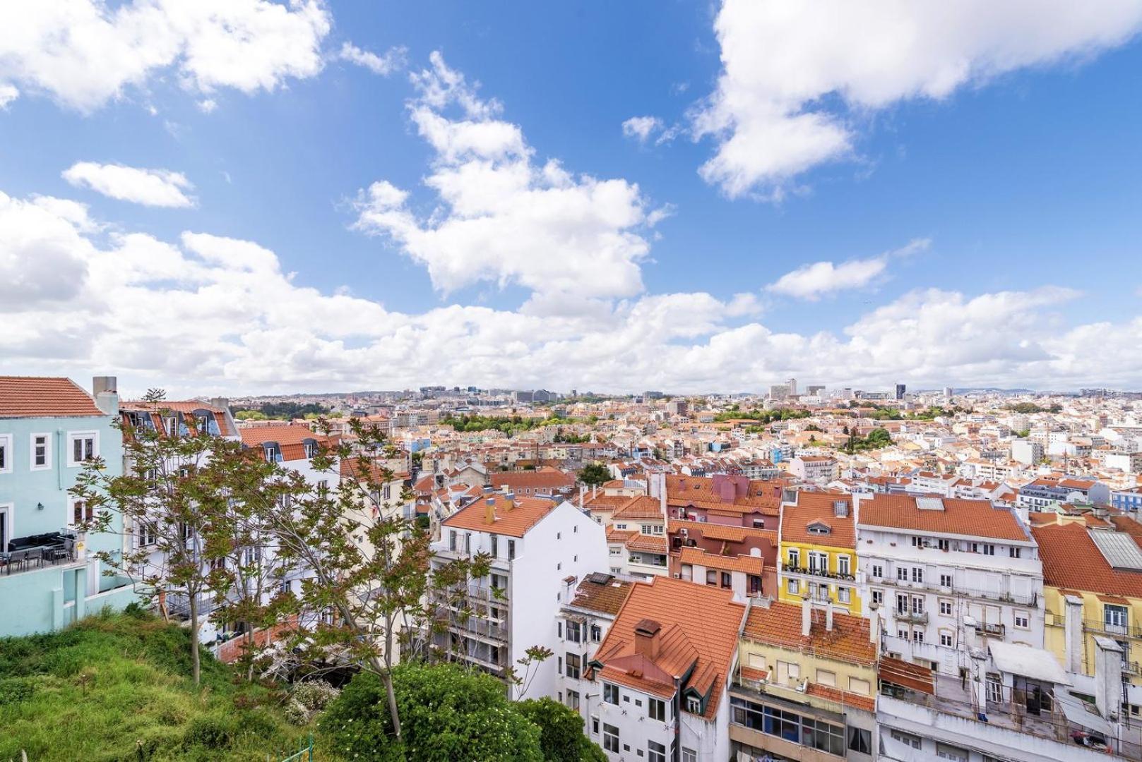 Guestready - Fantastic Rustic Duplex With Terrace Lejlighed Lisboa Eksteriør billede