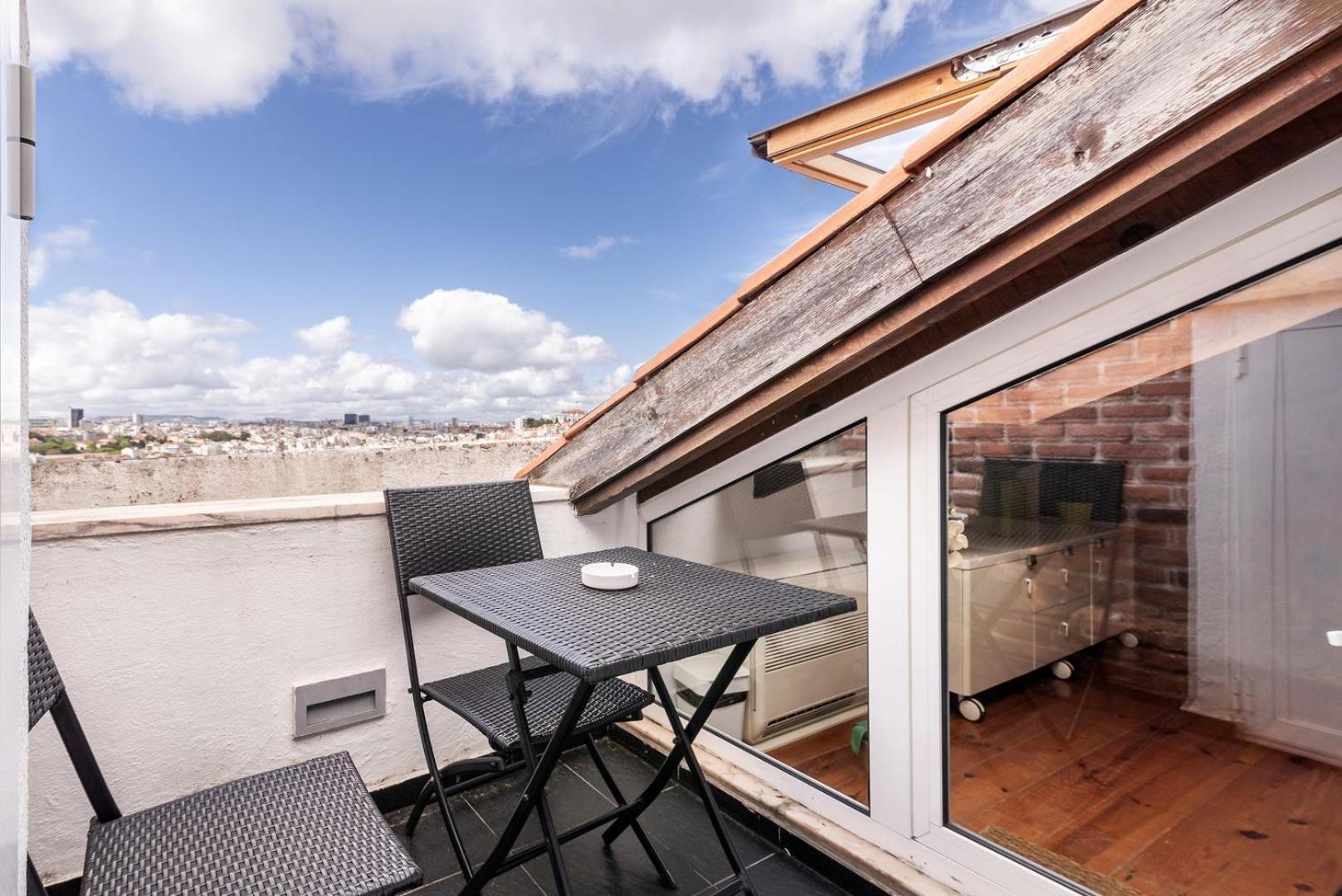 Guestready - Fantastic Rustic Duplex With Terrace Lejlighed Lisboa Eksteriør billede