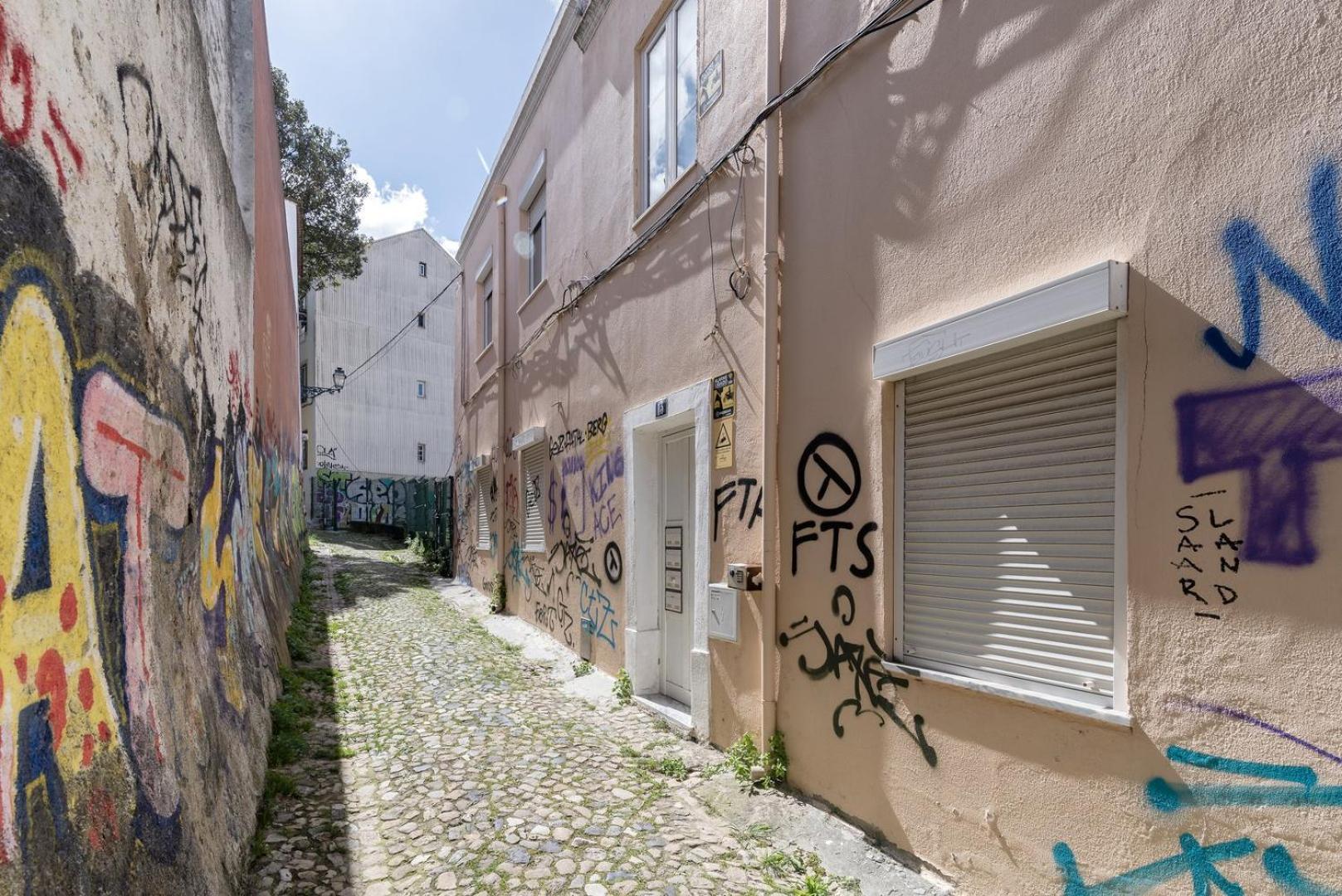 Guestready - Fantastic Rustic Duplex With Terrace Lejlighed Lisboa Eksteriør billede
